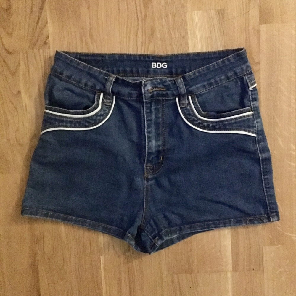 Urban Outfitters - BDG Erin High-Rise Denim Shorts